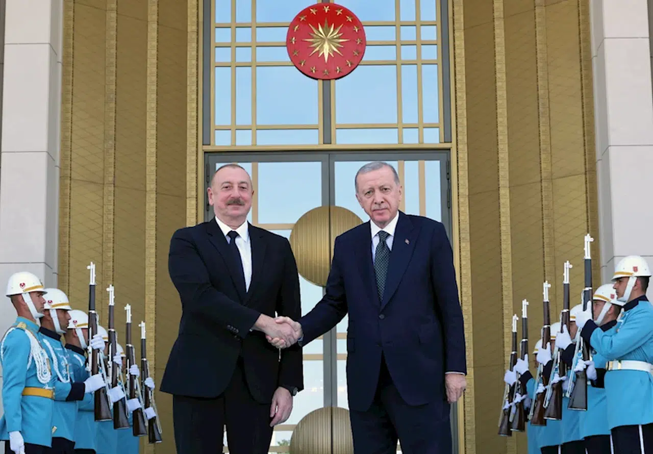 Cumhurbaşkanı Erdoğan, Azerbaycan Cumhurbaşkanı Aliyev ile görüştü (2)
