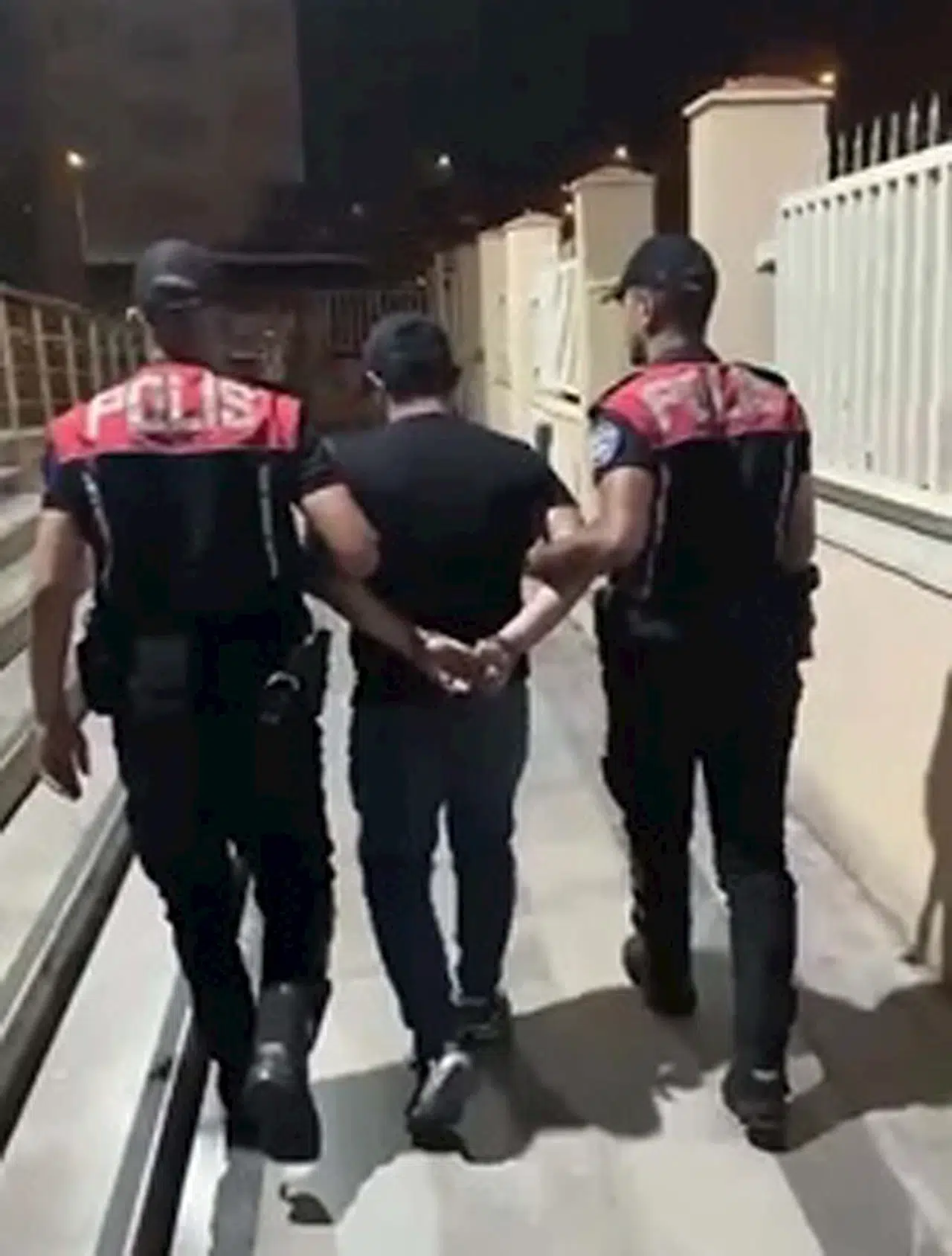 İzmir'de motosikletli polis timlerinden 'huzur' ve 'güvenlik' denetimi