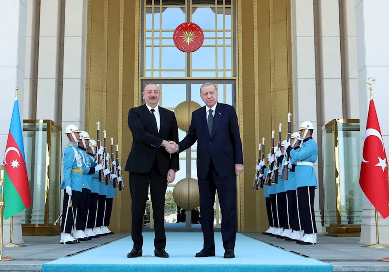 Cumhurbaşkanı Erdoğan, Azerbaycan Cumhurbaşkanı Aliyev ile görüştü (2)