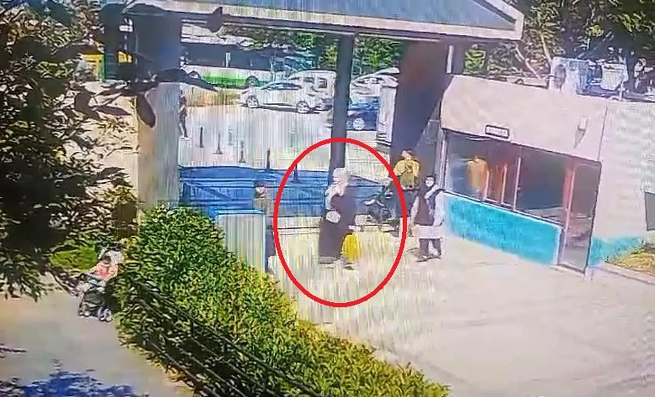 Evde çalınmaması için yanında taşıdığı 170 bin lirayı gezerken kaybetti, alan 'sarı poşet' detayından yakalandı