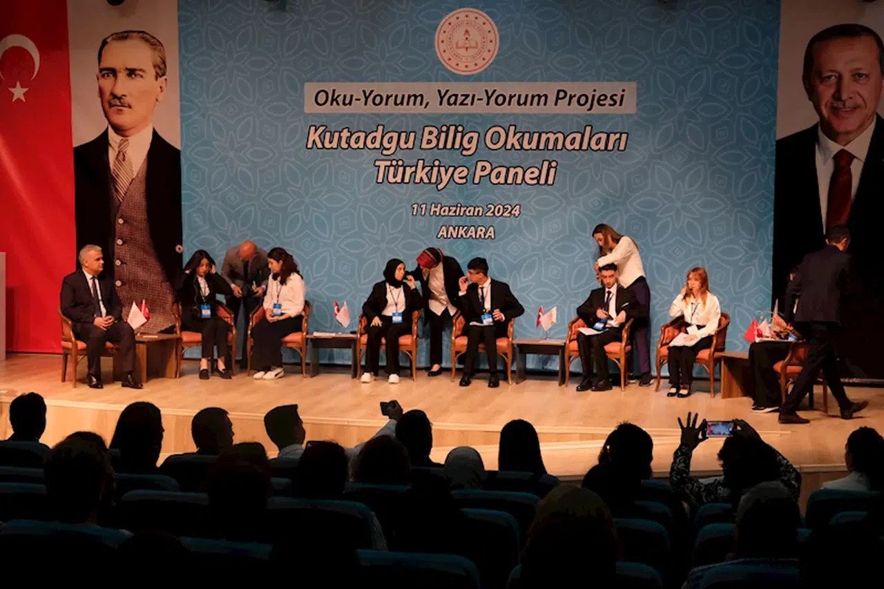 Bakan Tekin: Kitap okumayan velinin 'Kitap oku' demesi ne kadar uygulanabilir