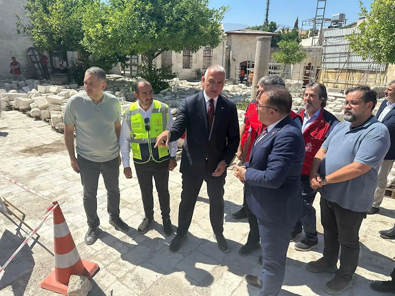 Bakan Ersoy: Hatay'da zarar gören 293 tescilli kültür varlığı üzerinde çalışıyoruz