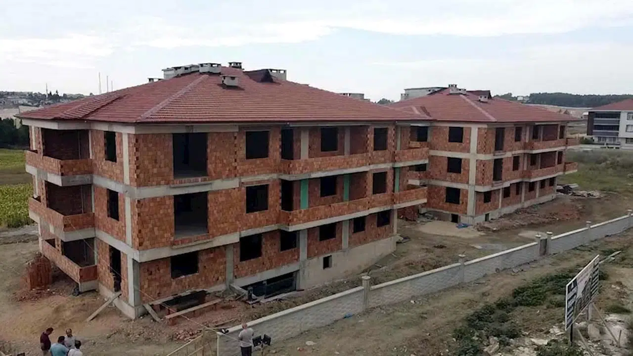 27 daireli inşaat için 'uygunluk' raporu verilen beton 'kullanılamaz' çıktı; 7 sanık için hapis istemi