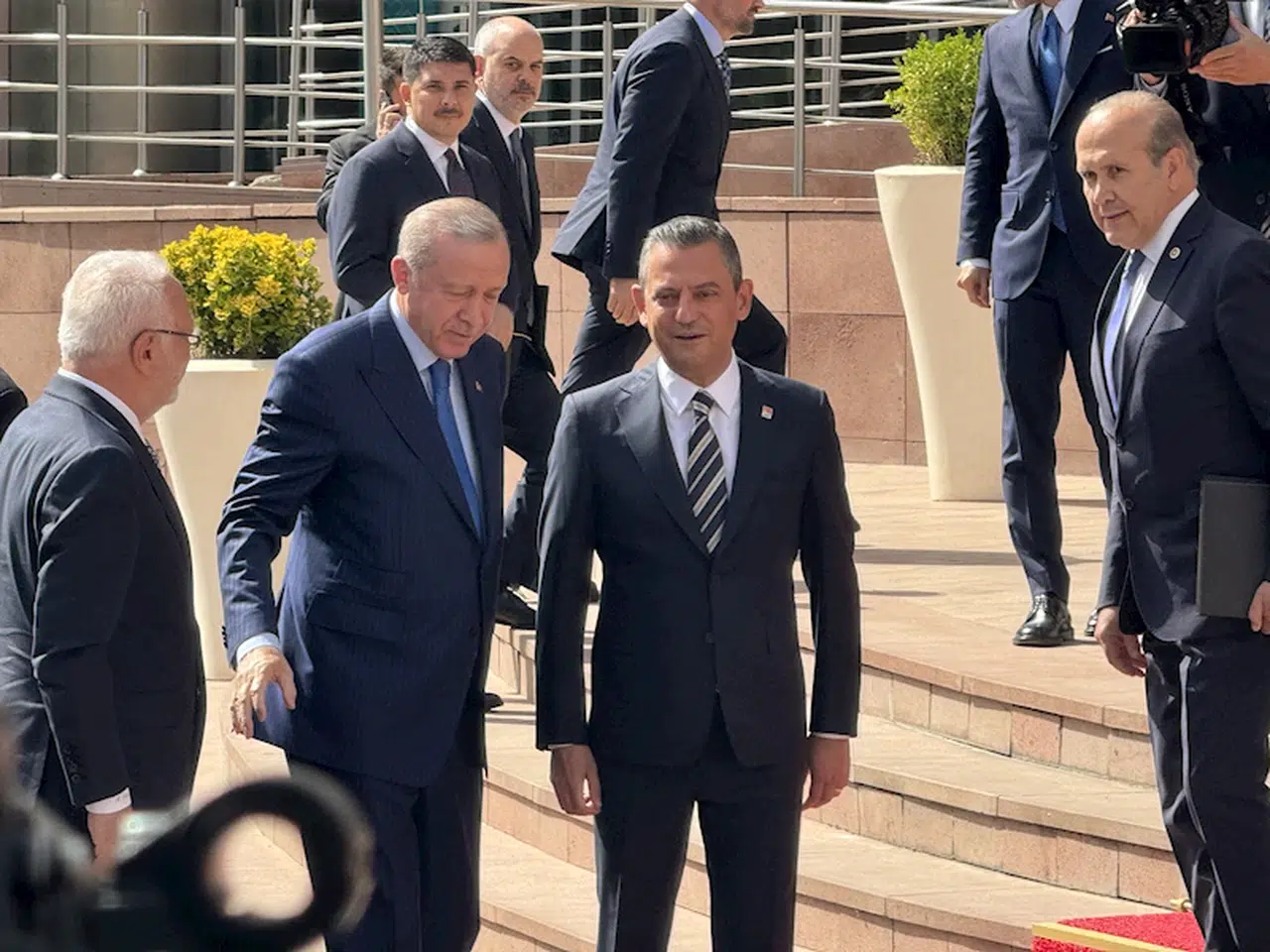 Cumhurbaşkanı Erdoğan'dan 18 yıl sonra CHP'ye ziyaret