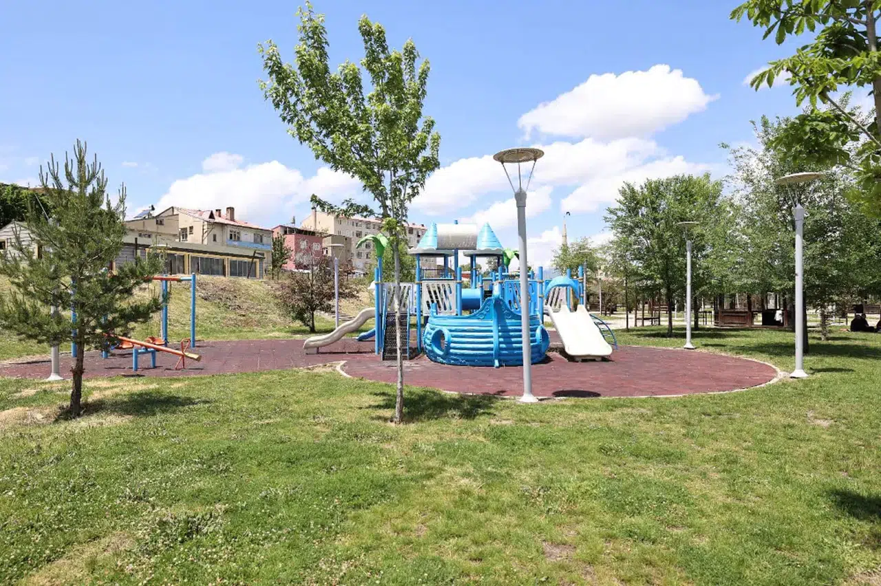 Aziziye Belediyesi, İlhan Varank Millet Bahçesi'nde Büyük Düzenleme Başlattı