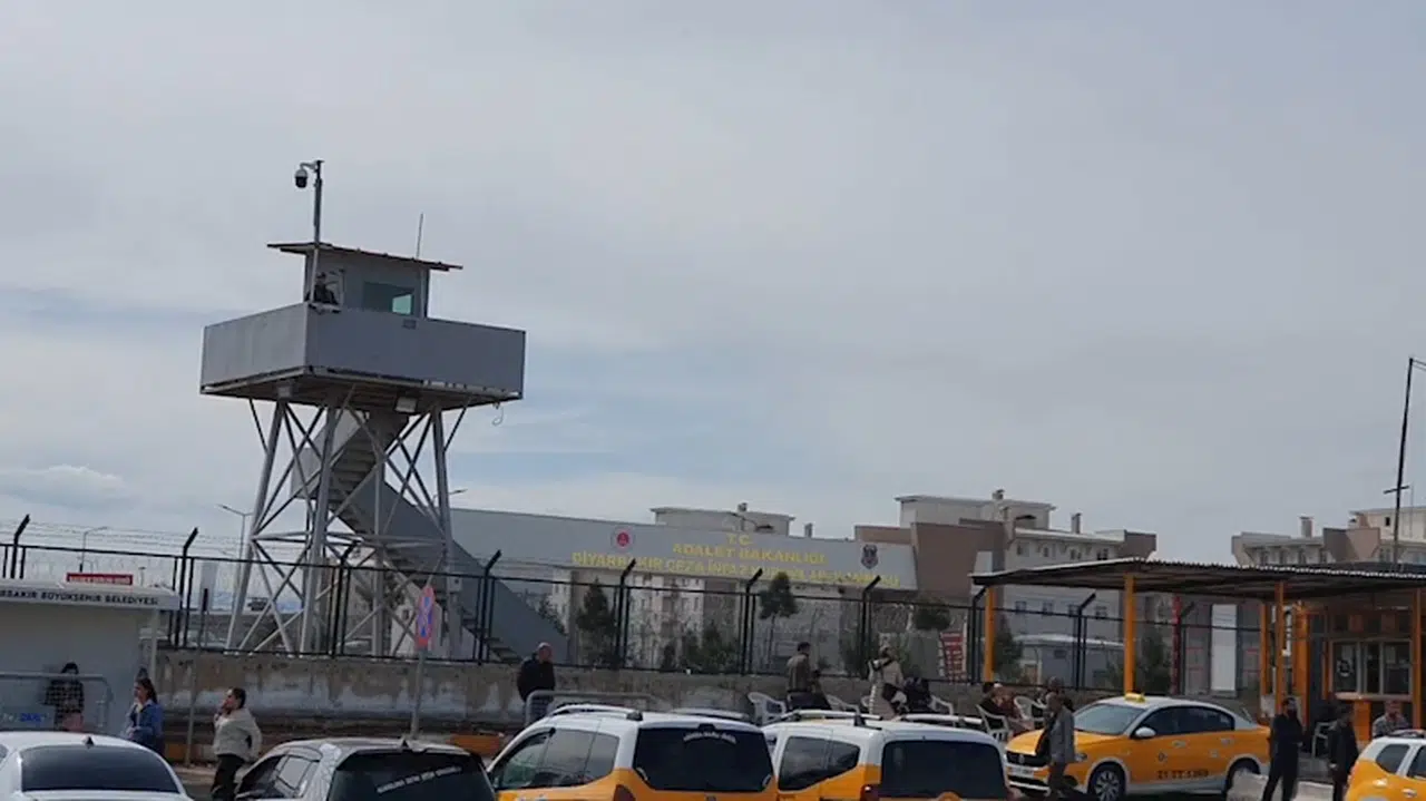 İlk hırsızlığını, hırsız yakınını ziyarete gittiği cezaevinde yaptı, yakalandı 