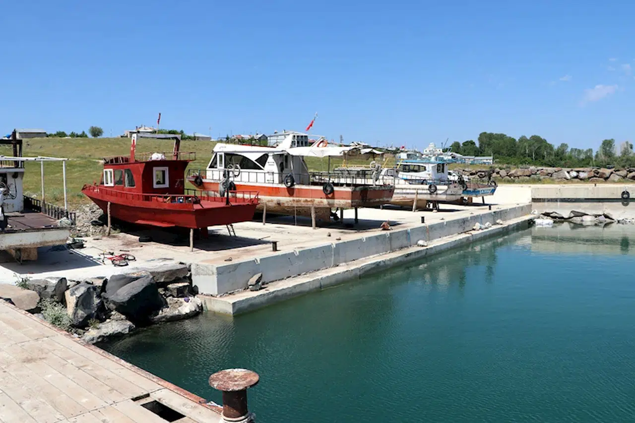 Van Gölü'nün balıkçıları av yasağında yeni sezona hazırlanıyor