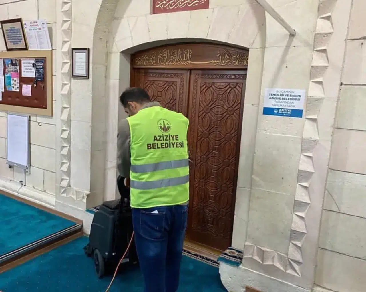 Aziziye'de Camiler İçin Temizlik Hamlesi: İbadetin Huzuru için Temizlik Seferberliği Sürüyor