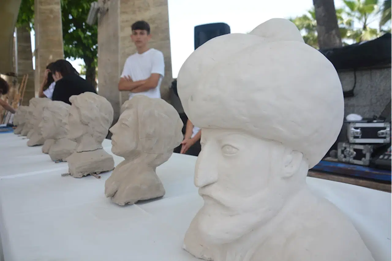 Akçakoca'da lise öğrencileri yıl sonu sergisi açtı