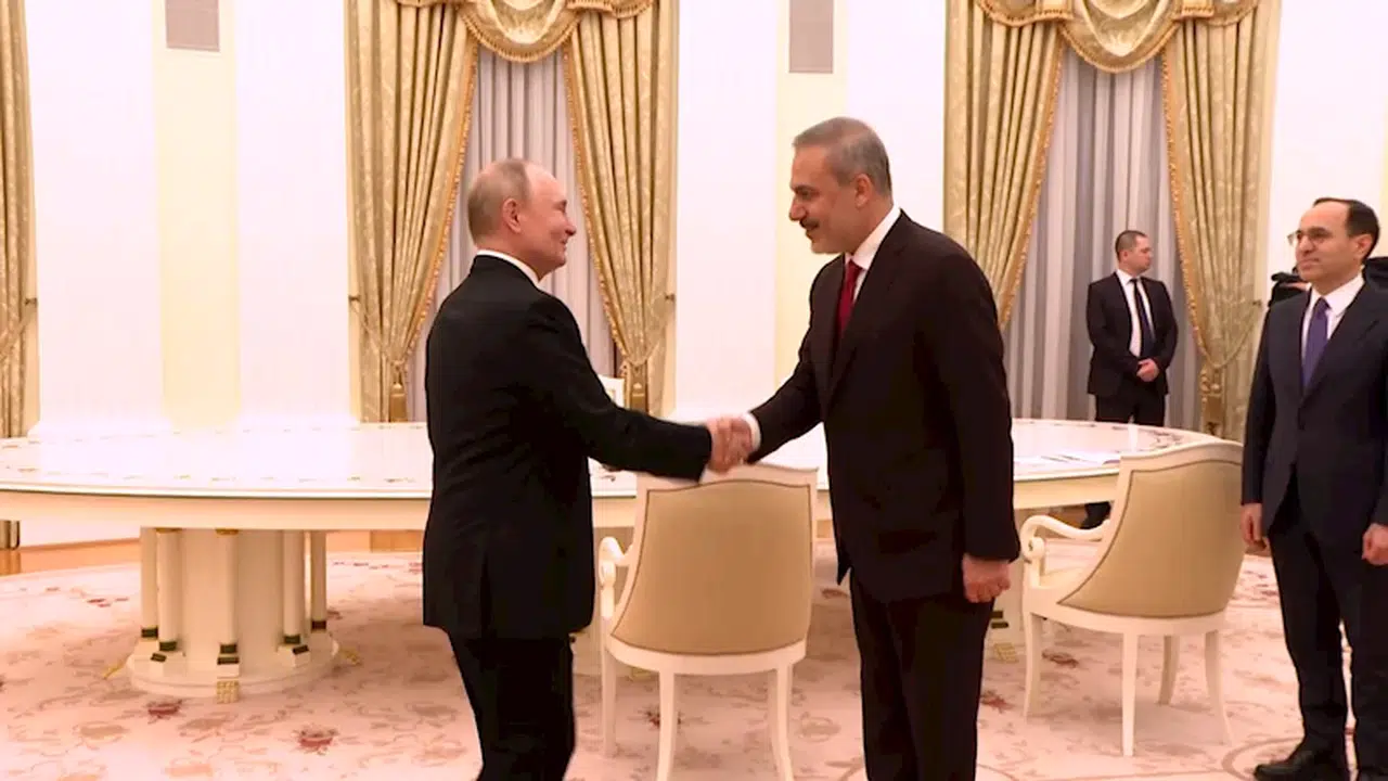 Bakan Fidan, Rusya Devlet Başkanı Putin ile görüştü-EK FOTOĞRAFLAR