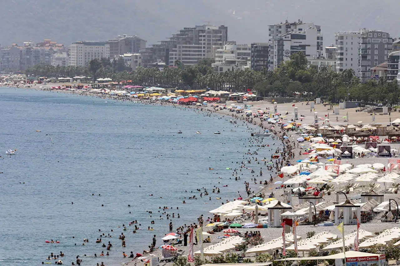 Bayramda 10 milyon kişiden 100 milyar TL'lik turizm ekonomisi