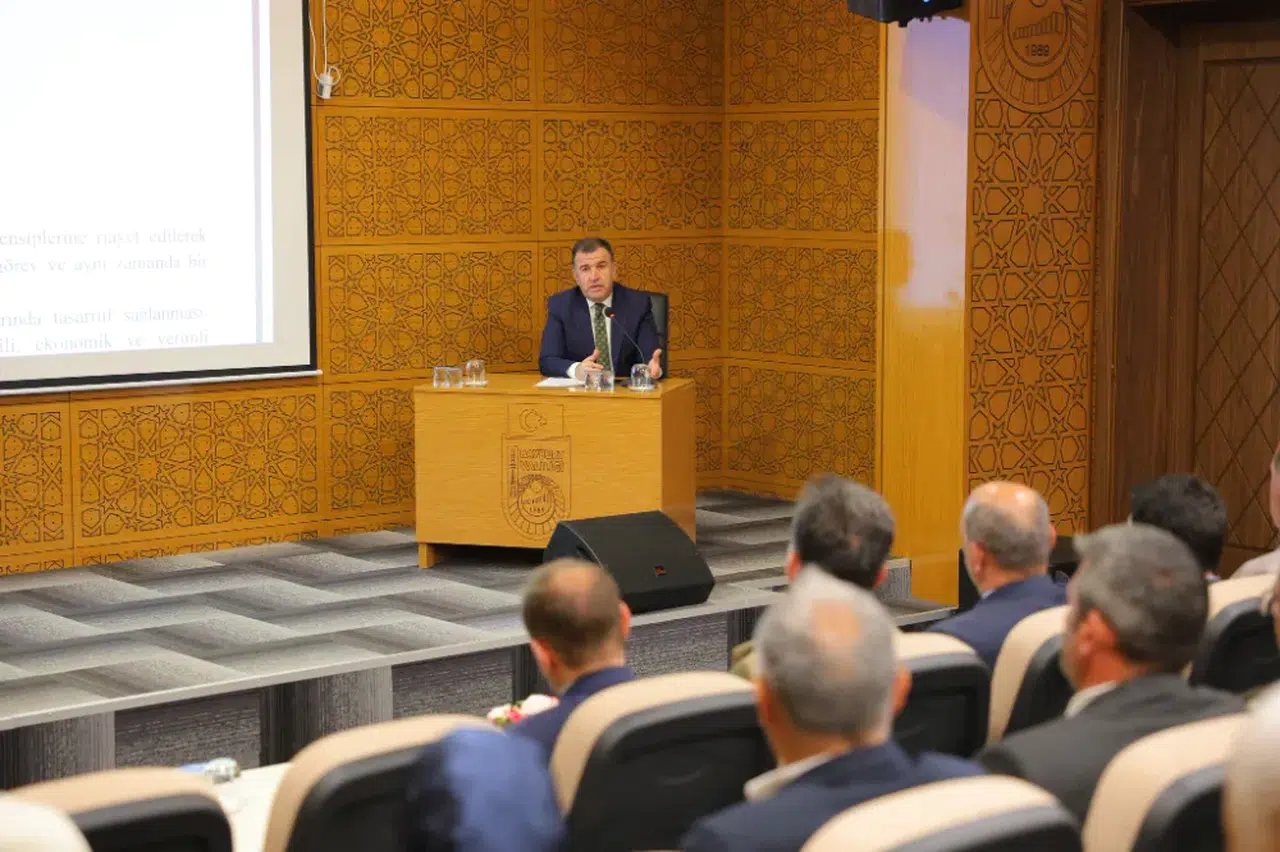 Mustafa Eldivan'dan Kamu Kurumlarına Tasarruf Uyarısı