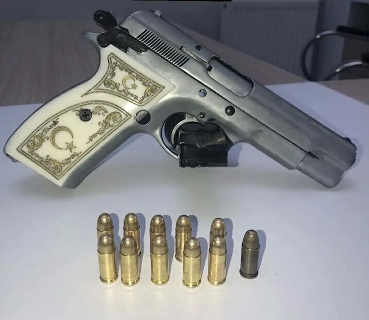 İzmir'de asayiş uygulamalarında bir haftada 65 şüpheli tutuklandı