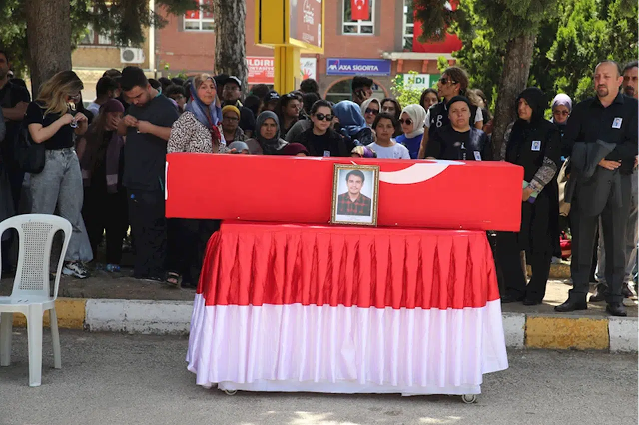 Sinop'taki trafik kazasında ölen Dr. Yazlak'ın cenazesi Tokat'ta defnedildi