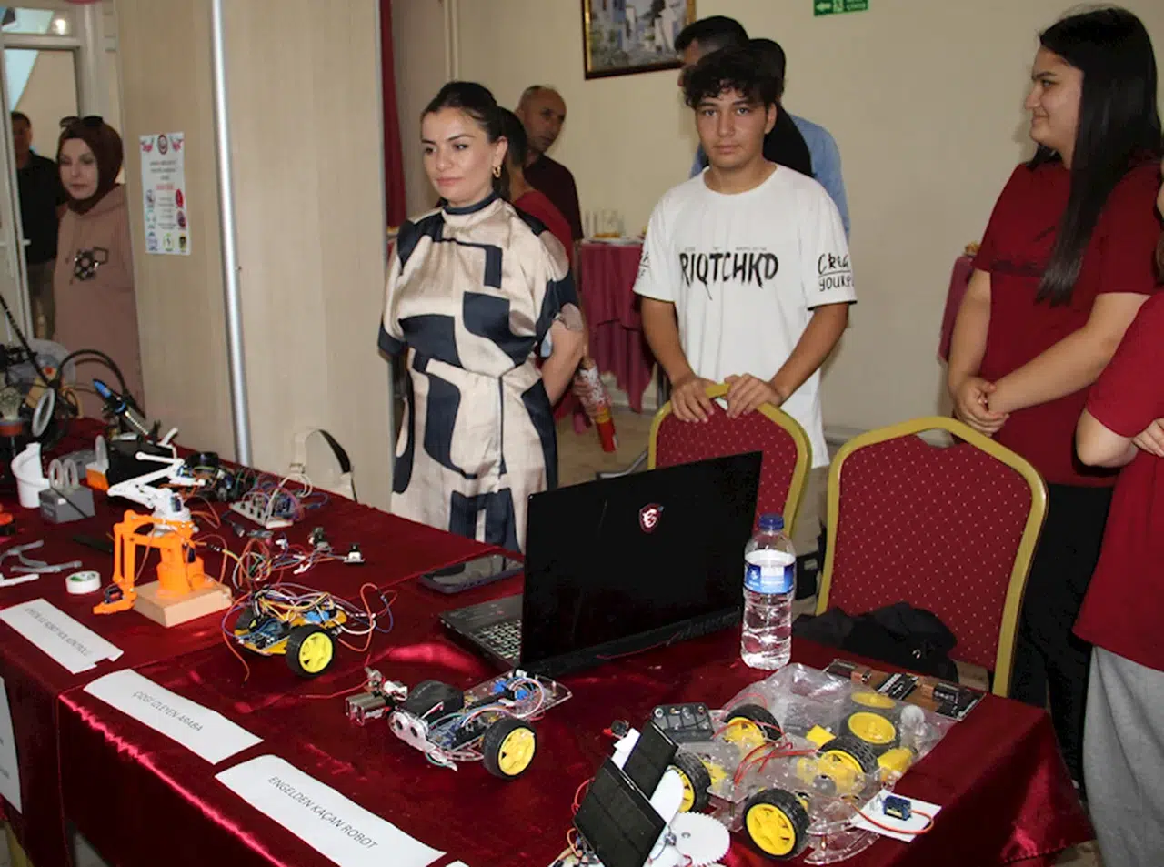 Dinar MTAL'de yıl sonu sergisi