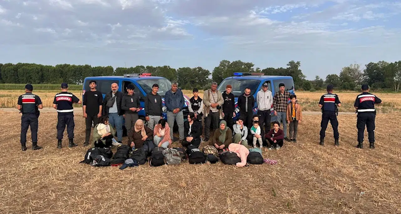 Edirne’de 22 kaçak göçmen yakalandı 