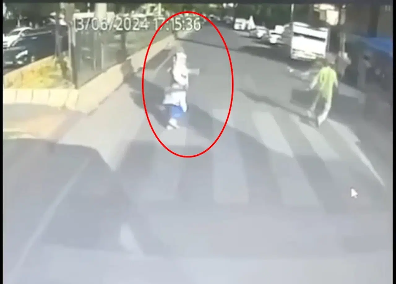 Diyarbakır'da otobüsün çarptığı kadın öldü; kaza kamerada