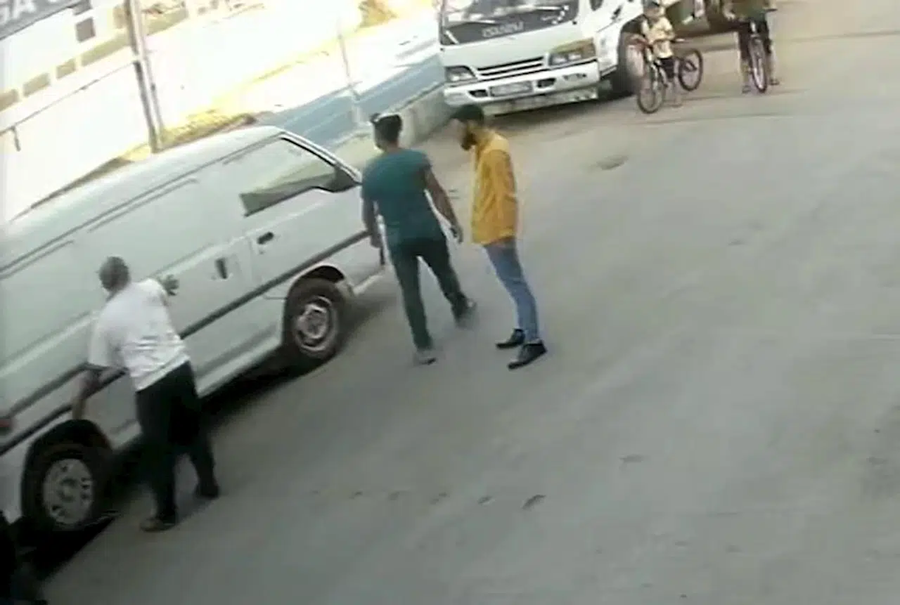 Mersin'de yedieminden çaldıkları araçları Adana'ya götürürken yakalandılar 