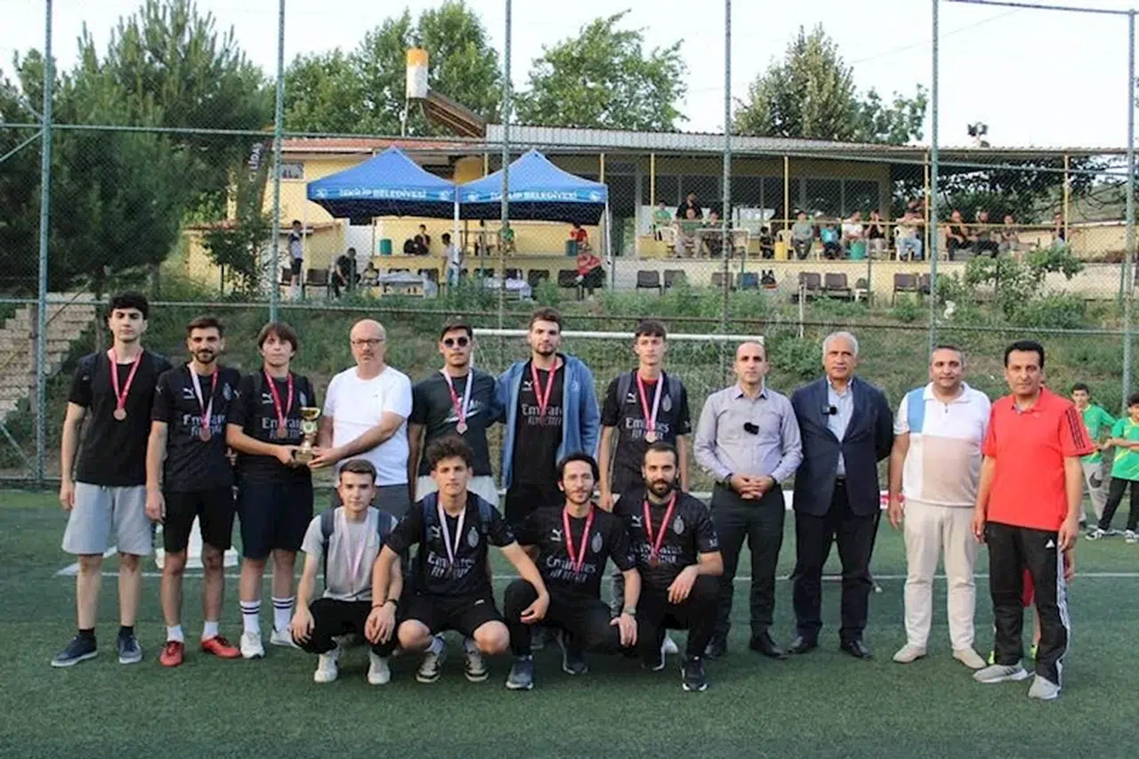 İskilip'te 11. Geleneksel Halı Saha Futbol Turnuvası sona erdi