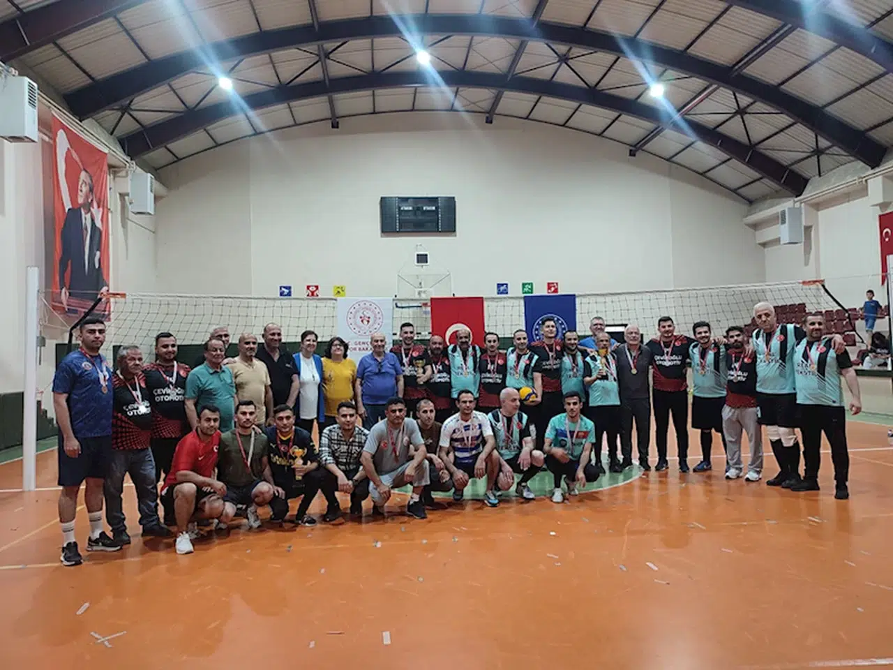 Yeniçağa'da kurumlar arası voleybol turnuvası düzenlendi