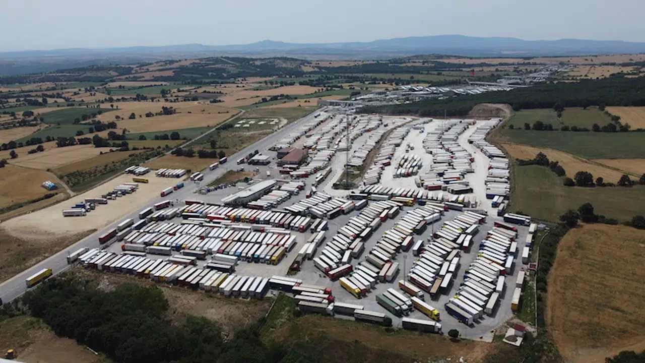 Hamzabeyli Sınır Kapısı'nda TIR park kapasitesi, 1350 araca çıkarıldı