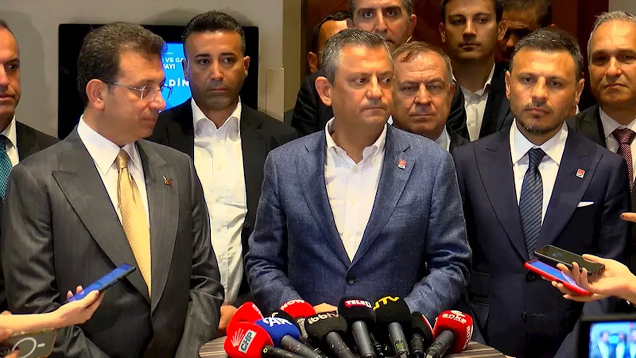 İstanbul - Özgür Özel: Kimseyle bir gerginliğimiz yok