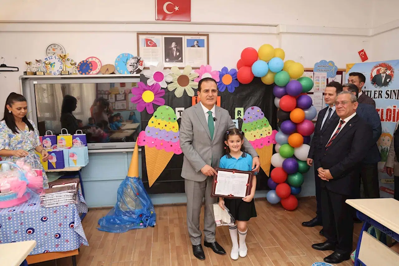 Muğla'da 168 bin öğrenciye karneleri dağıtıldı