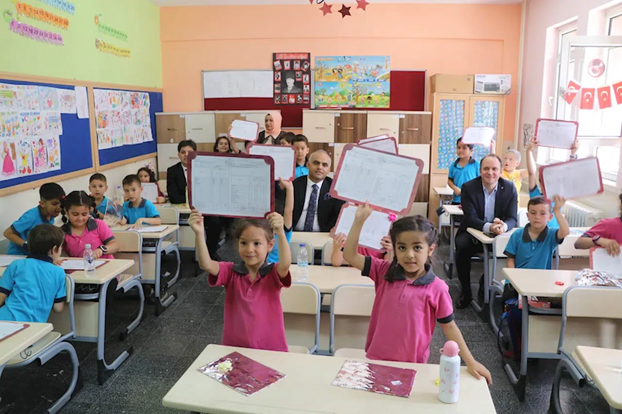 Burdur'da 43 bin öğrenci tatile çıktı