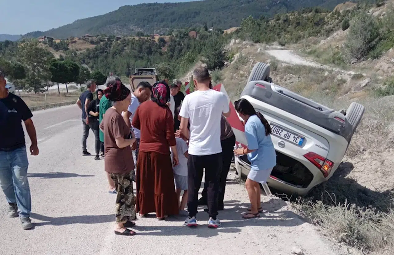 Sinop'ta otomobil su kanalına devrildi, 3 kişi yaralandı