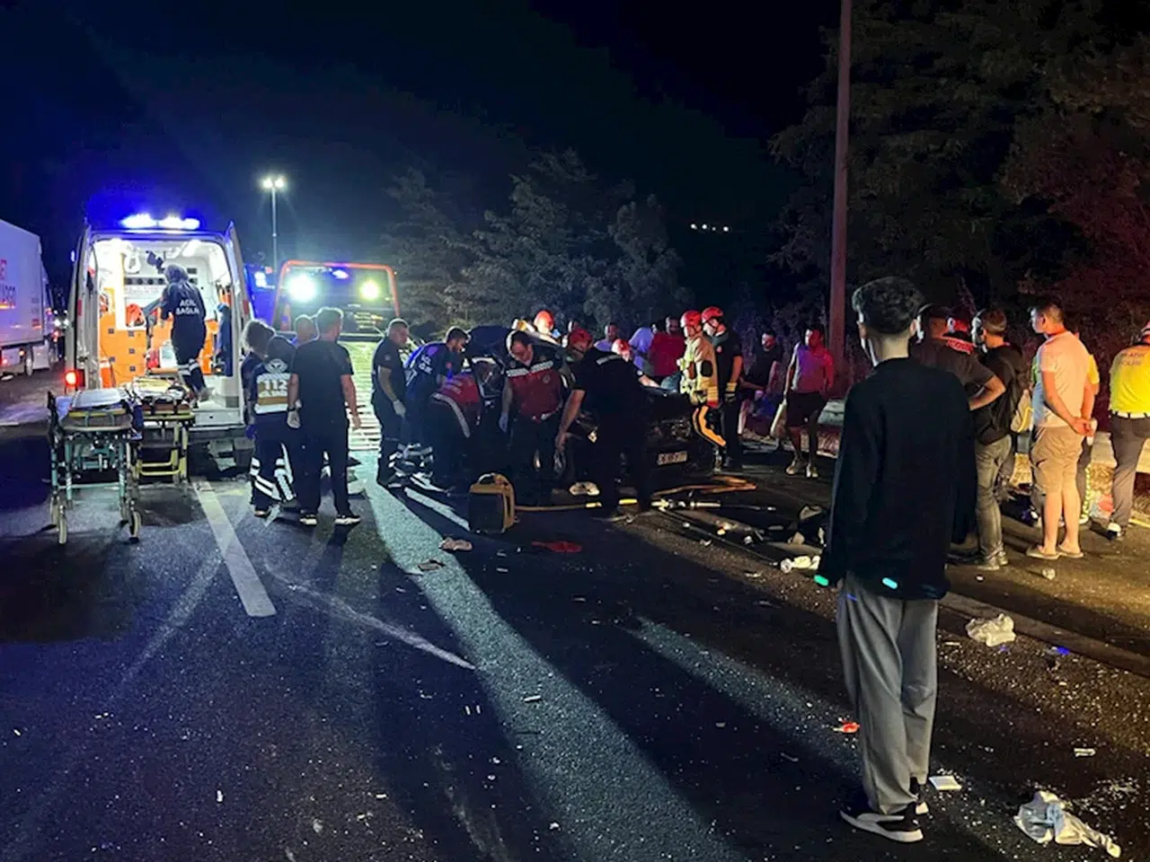 Anadolu Otoyolu'nda meydana gelen trafik kazasında 5 kişi yaralandı