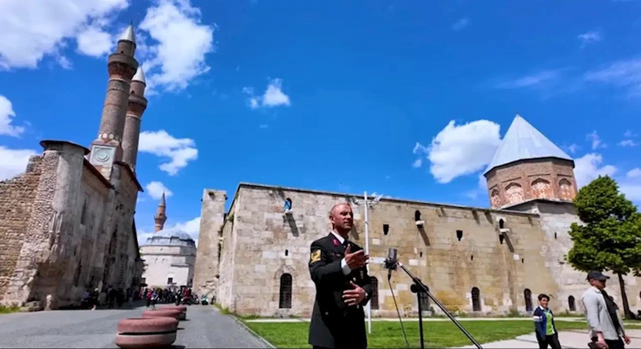 Sivas'ta jandarmadan kentin değerlerinin türküleri ile klip
