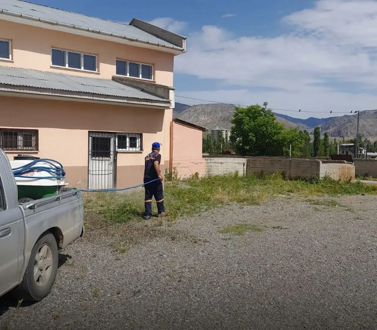 Kurban Bayramı Öncesi Oltu'da Haşere İlaçlama Çalışmaları Başladı