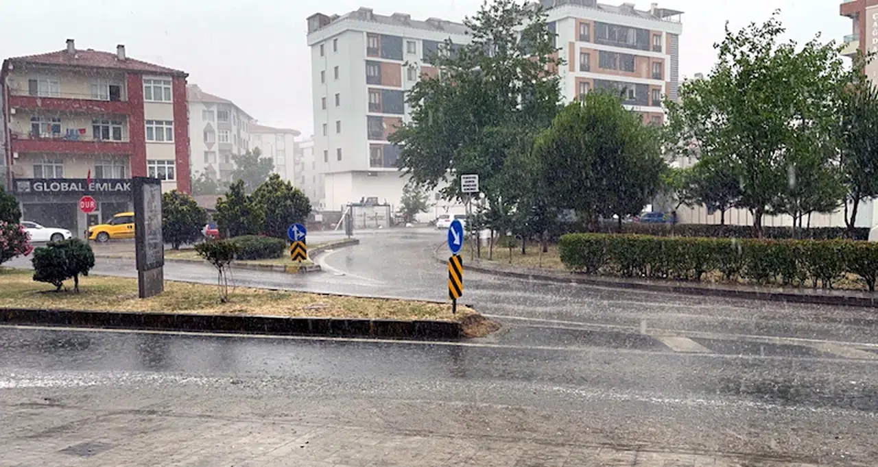  Trakya'da dolu yağışı etkili oldu