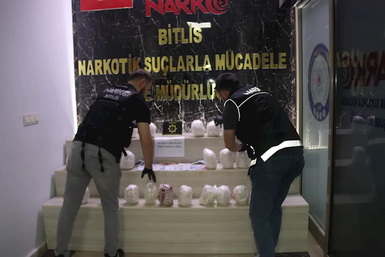 Bitlis'te  26 kilo 150 gram metamfetamin ele geçirildi