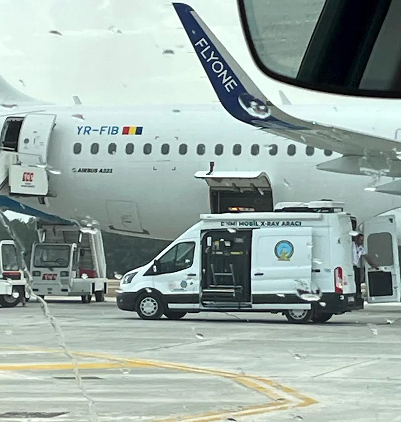 Uçakta bomba ihbarı asılsız çıktı