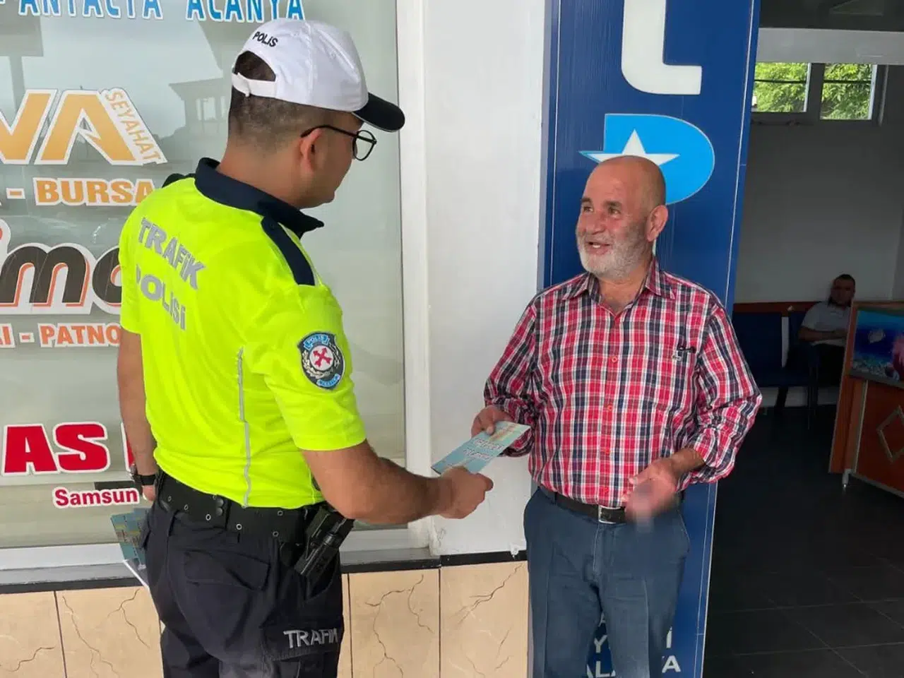 Artvin'de Bayramda Emniyet Kemeri Bilinci Arttırılıyor: Yolculara Önemli Hatırlatma