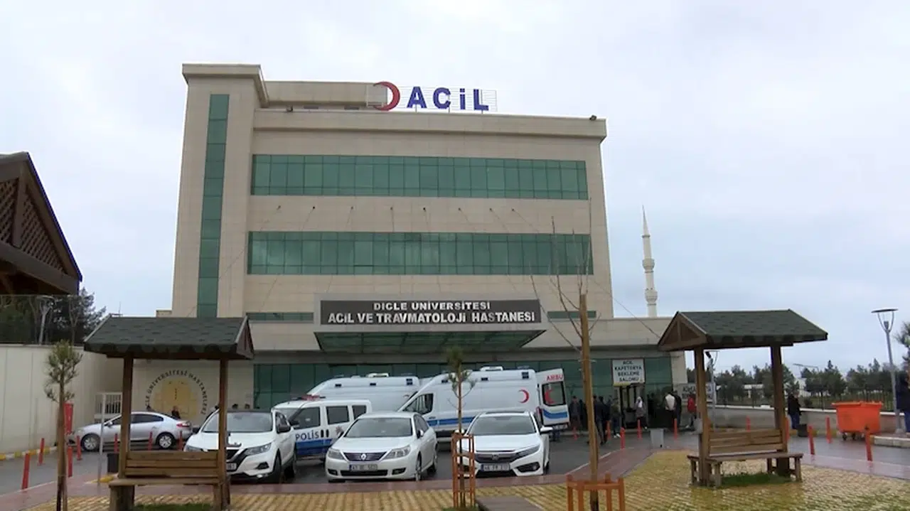 Diyarbakır'da akraba aileler arasında silahlı kavga: 1 ölü, 2 yaralı