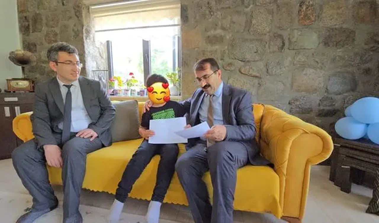 Sağlığına Kavuşan M.E.K, Karnesini Evde Teslim Aldı