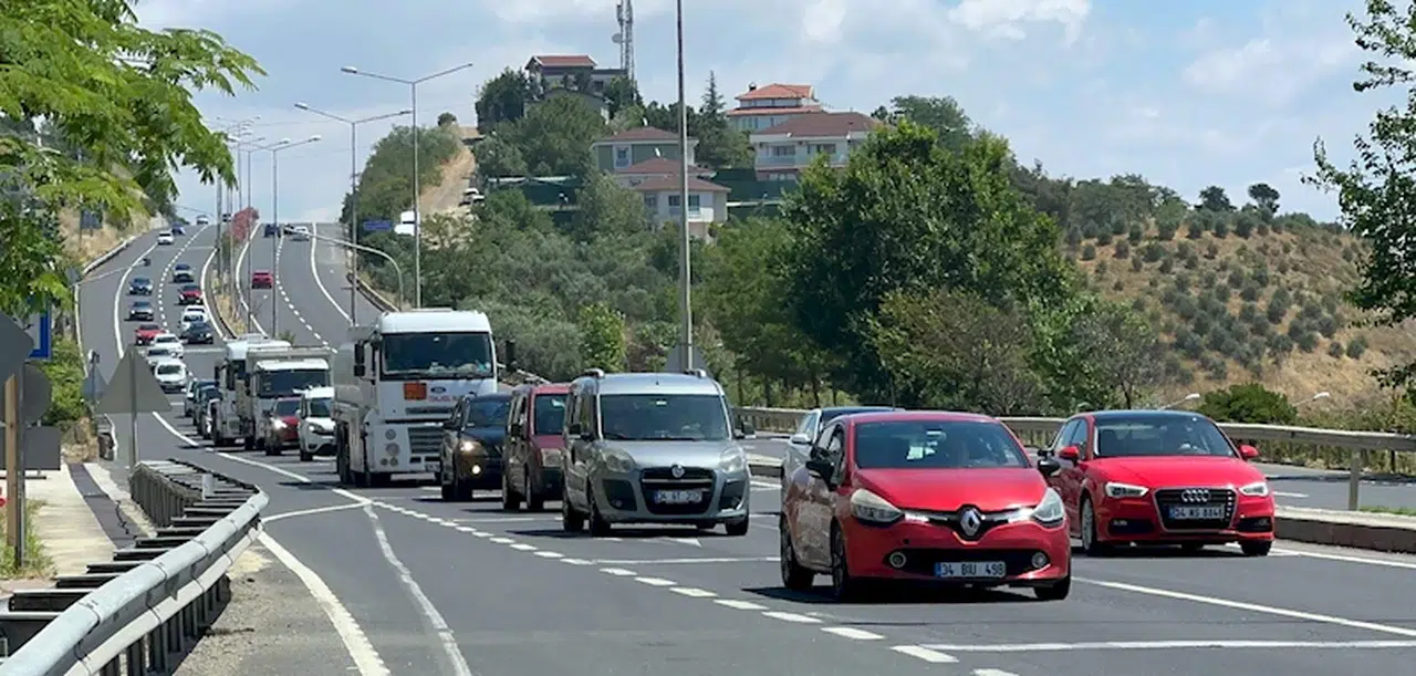 İstanbul-Tekirdağ yolunda trafik yoğunluğu