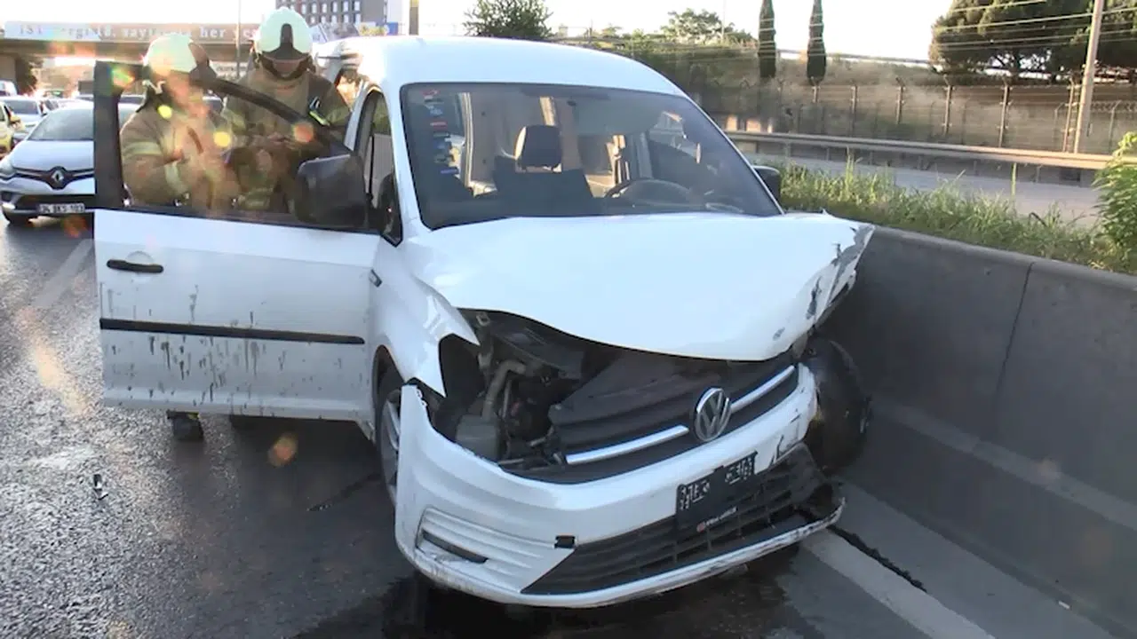 İstanbul-Bayrampaşa'da O-3 Bağlantı Yolu'nda kaza 
