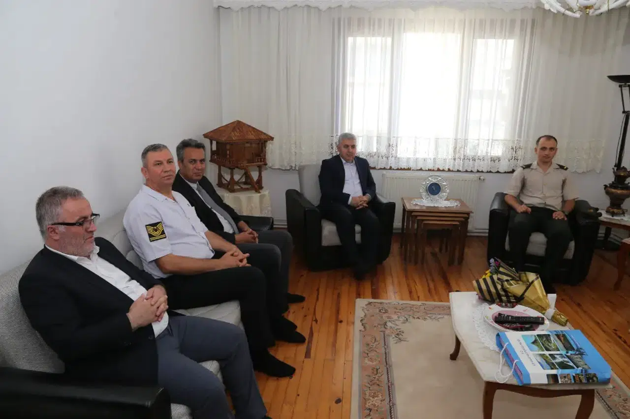 Arhavi'de Gazi ve Şehit Ailelerine Ziyaret