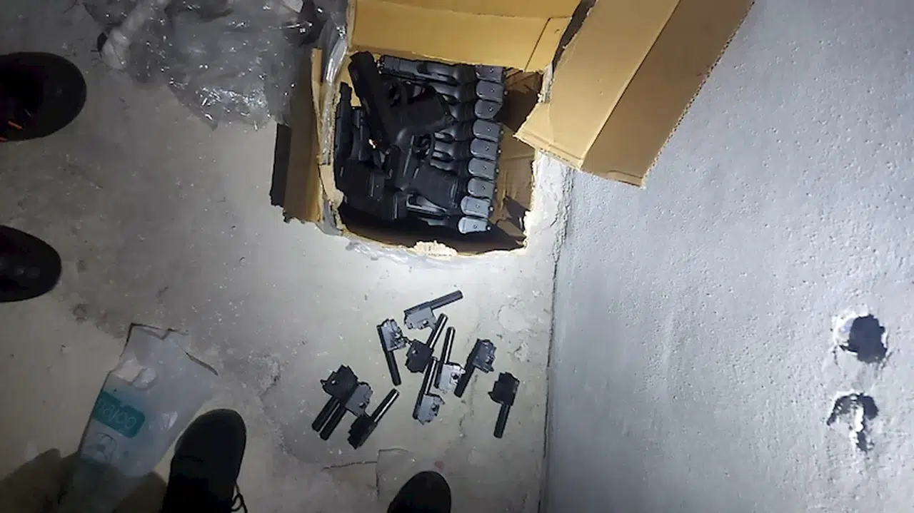 Silah üretimi yapılan evde 13 tabanca ve torna makinesi ele geçirildi