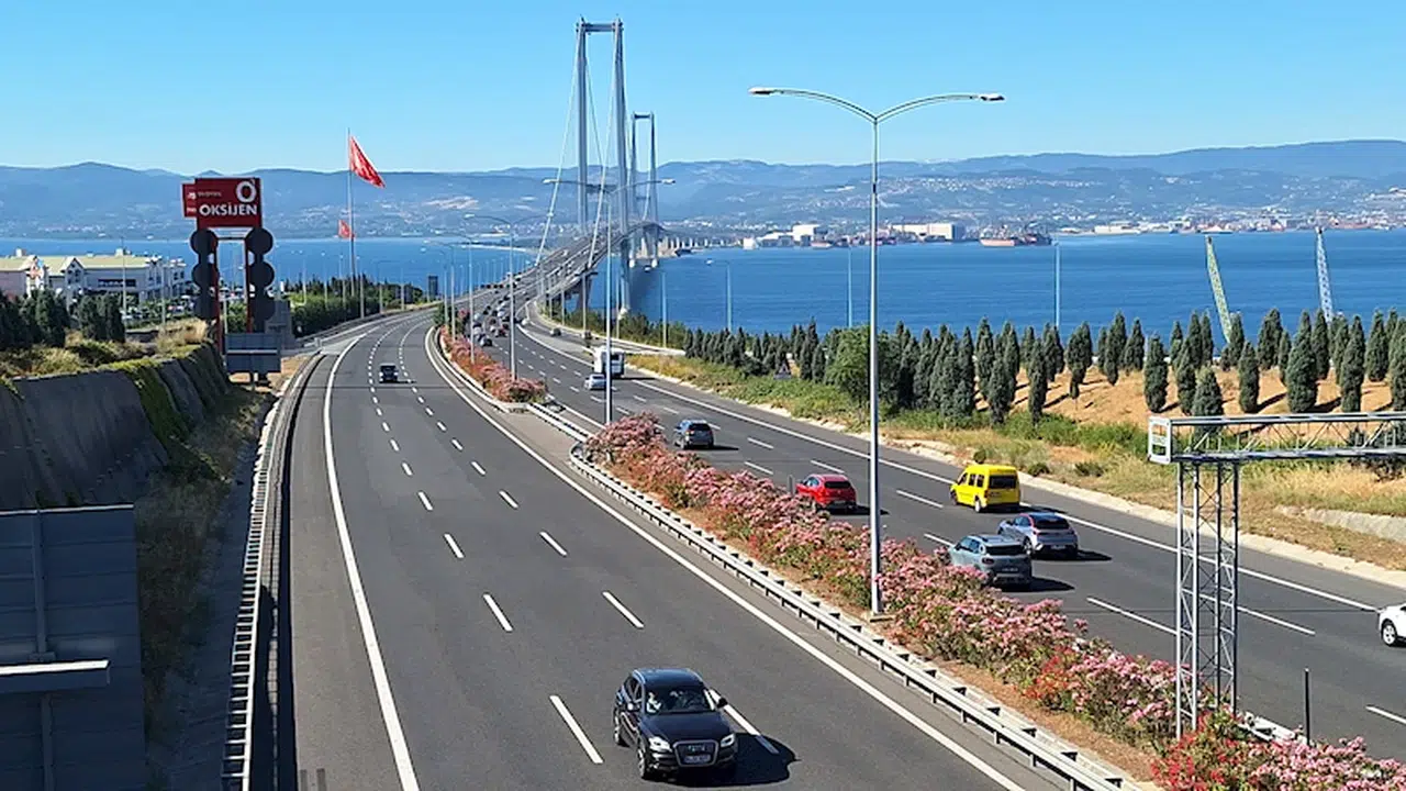 Osmangazi Köprüsü'nde ulaşım normale döndü