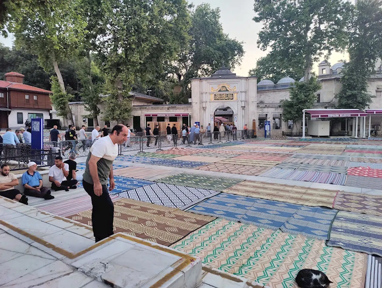 Eyüpsultan ve Çamlıca Camii'nde Kurban Bayramı namazı kılındı