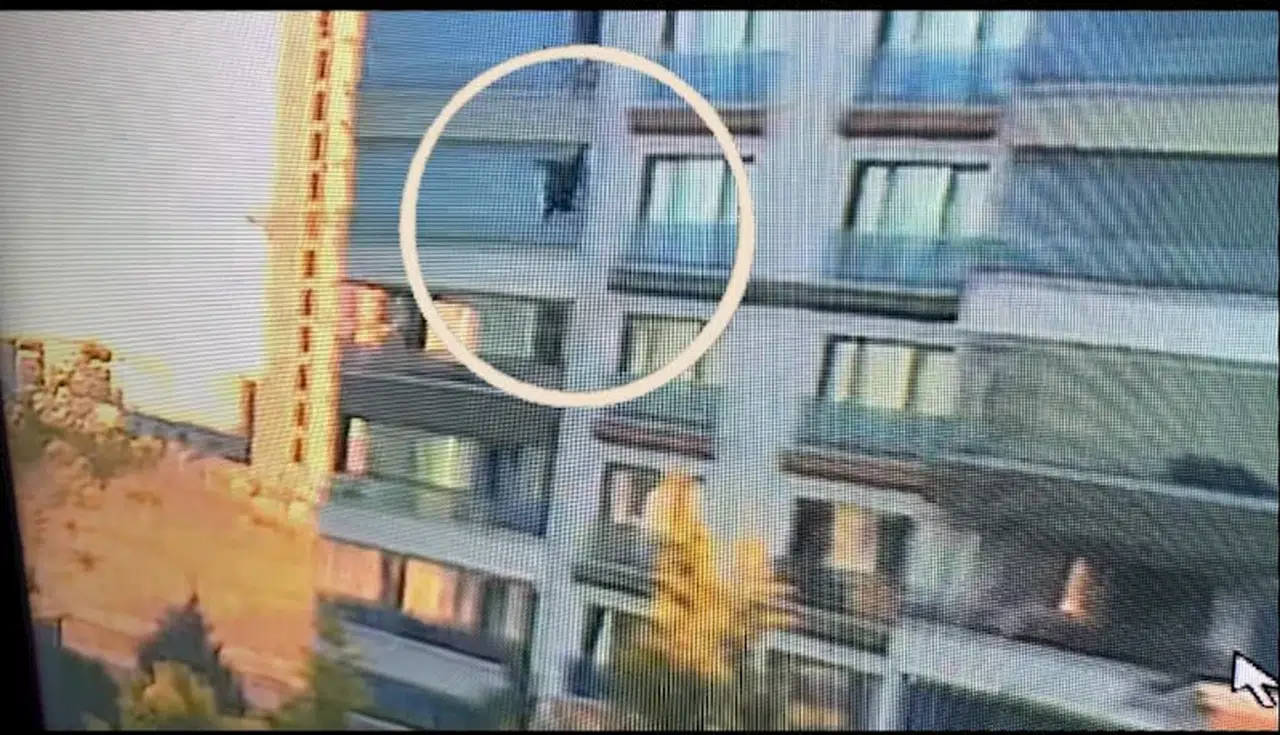 Cam silerken 7'nci kattan düşen kadın öldü