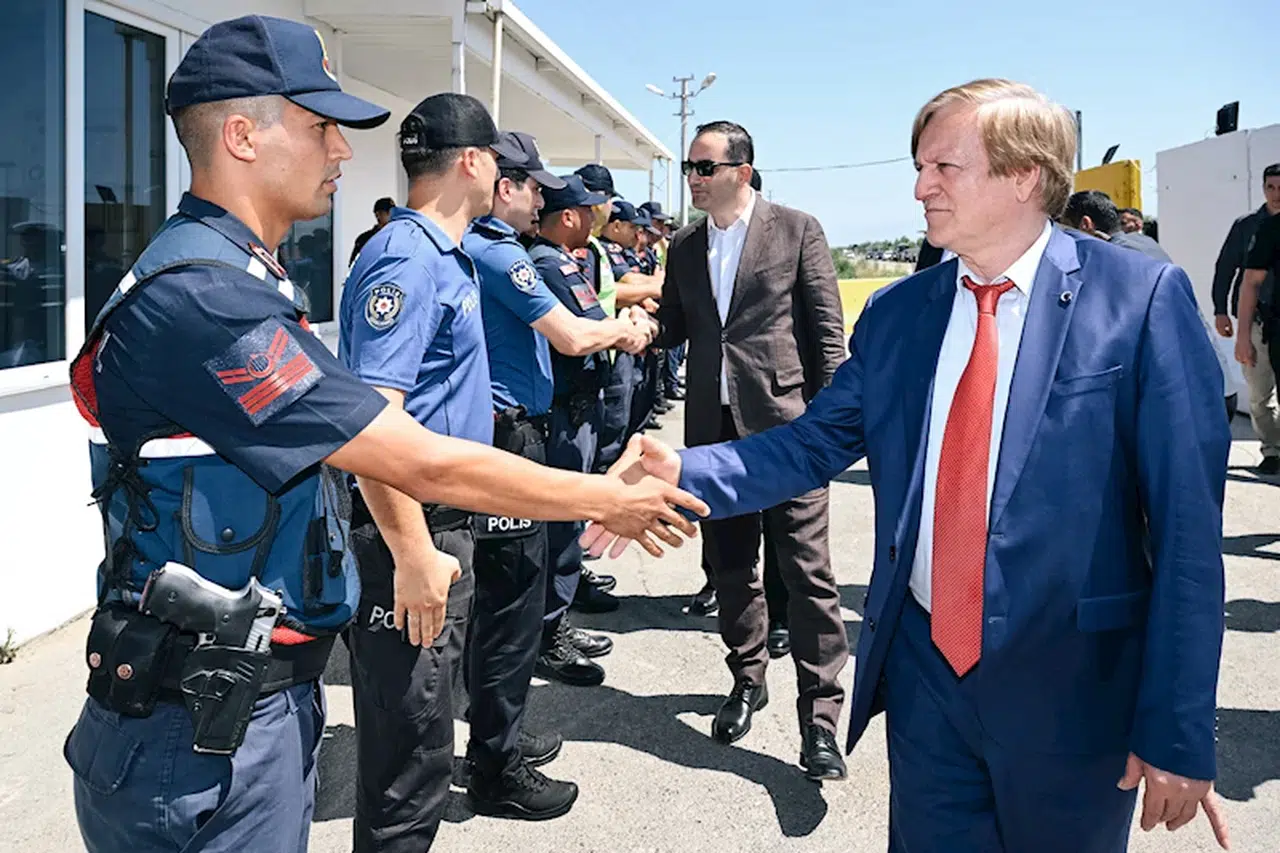 Vali Vekili Arat'tan bayram ziyaretleri