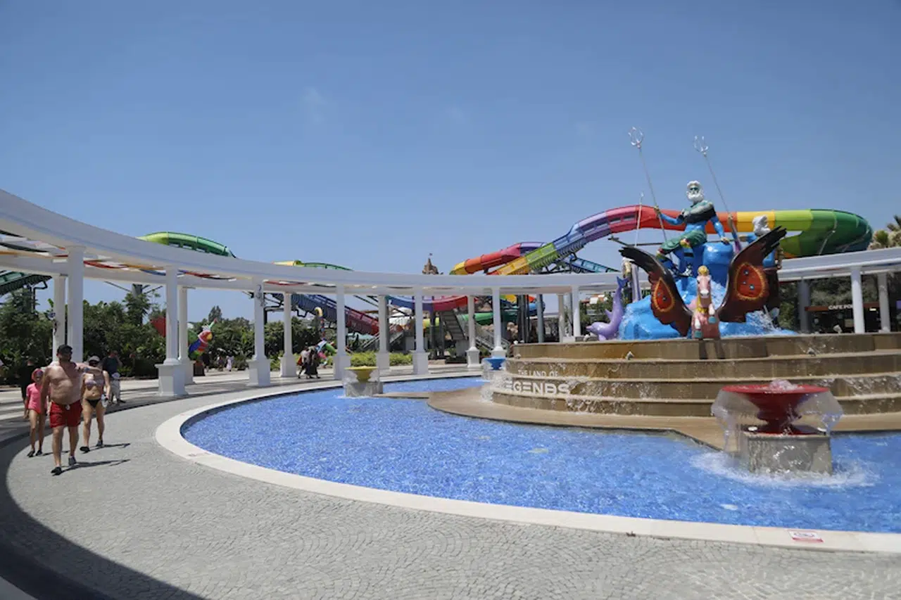 Nem ve sıcaktan bunalanların adresi tema park oldu