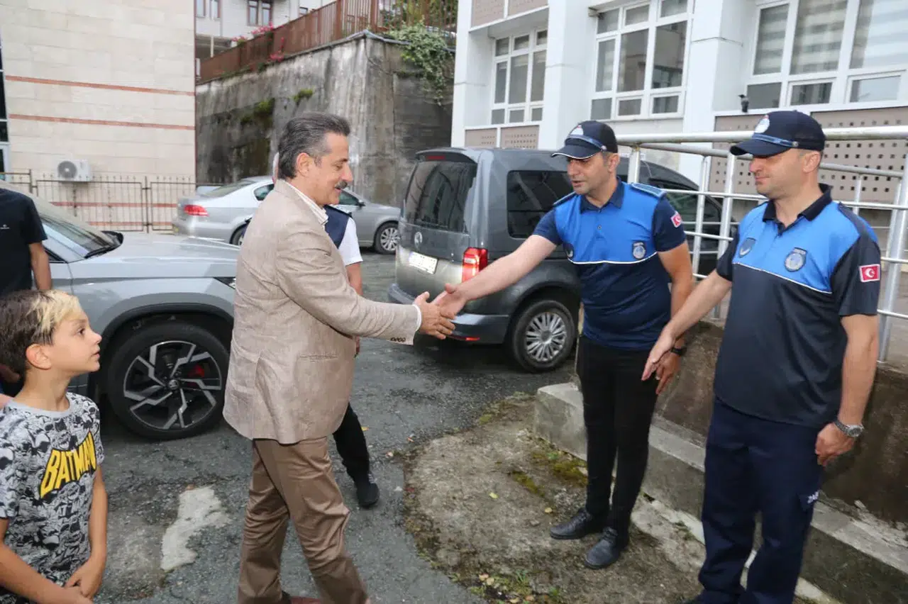 AK Parti Artvin Milletvekili Faruk Çelik Arhavi'yi Ziyaret Etti