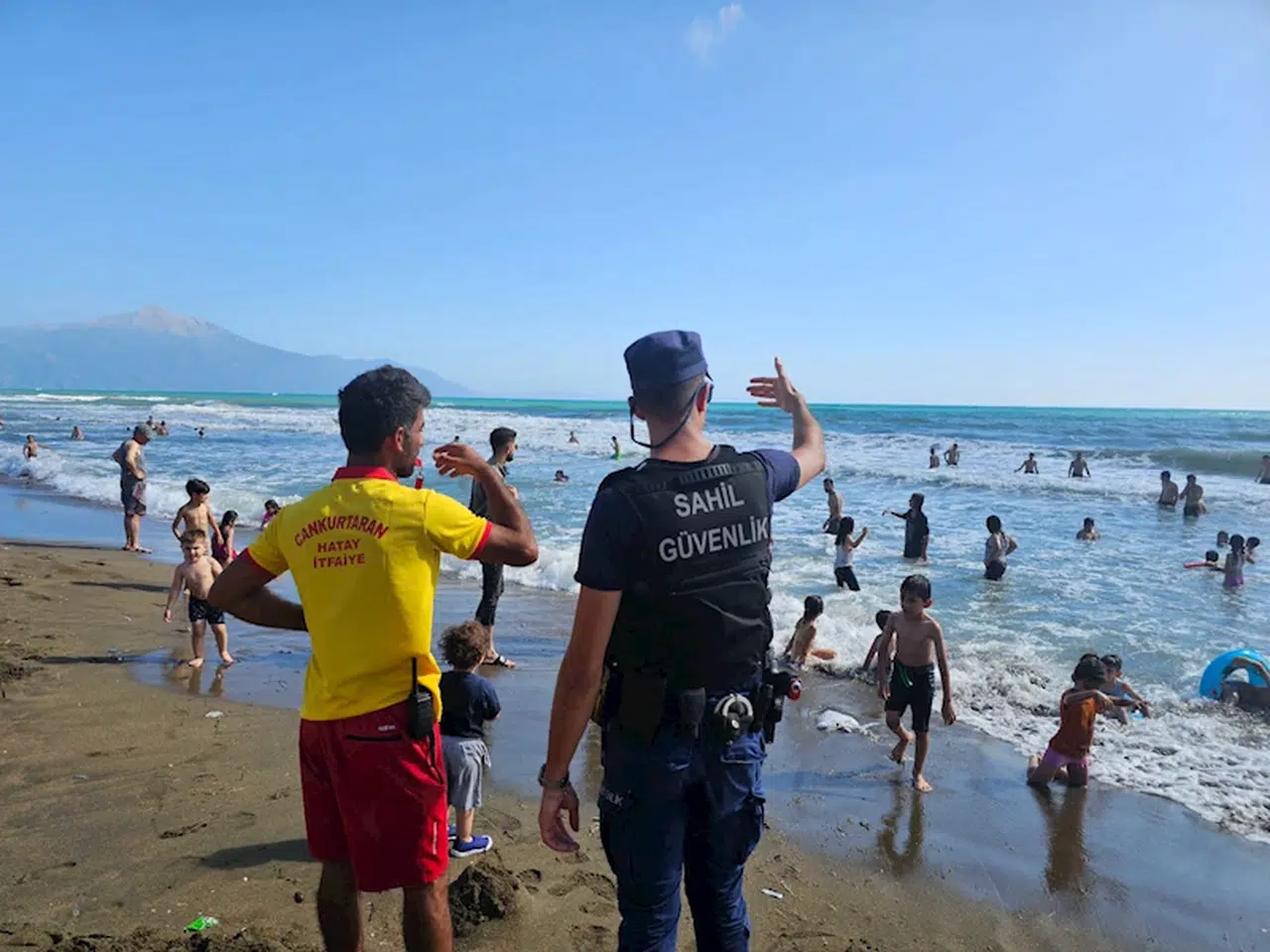 Hatay’da sahil güvenlik ekipleri vatandaşları bilgilendirdi