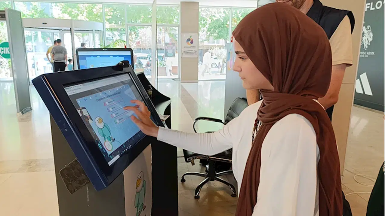 Amasya'da polis çocukları siber güvenlik yarışmasıyla bilgilendirdi